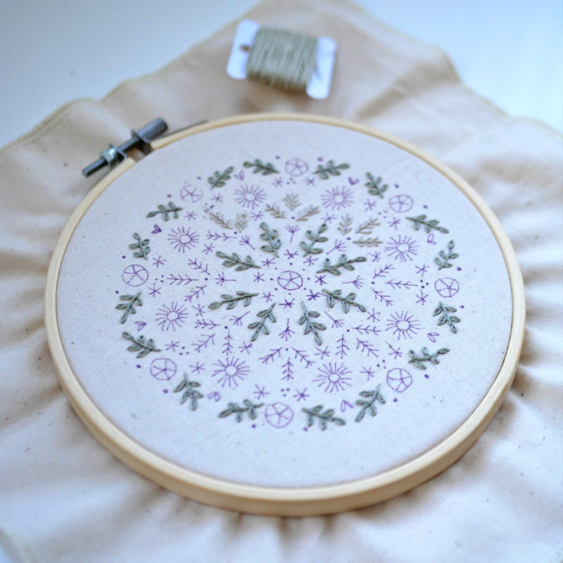 Broderie : mandala de printemps