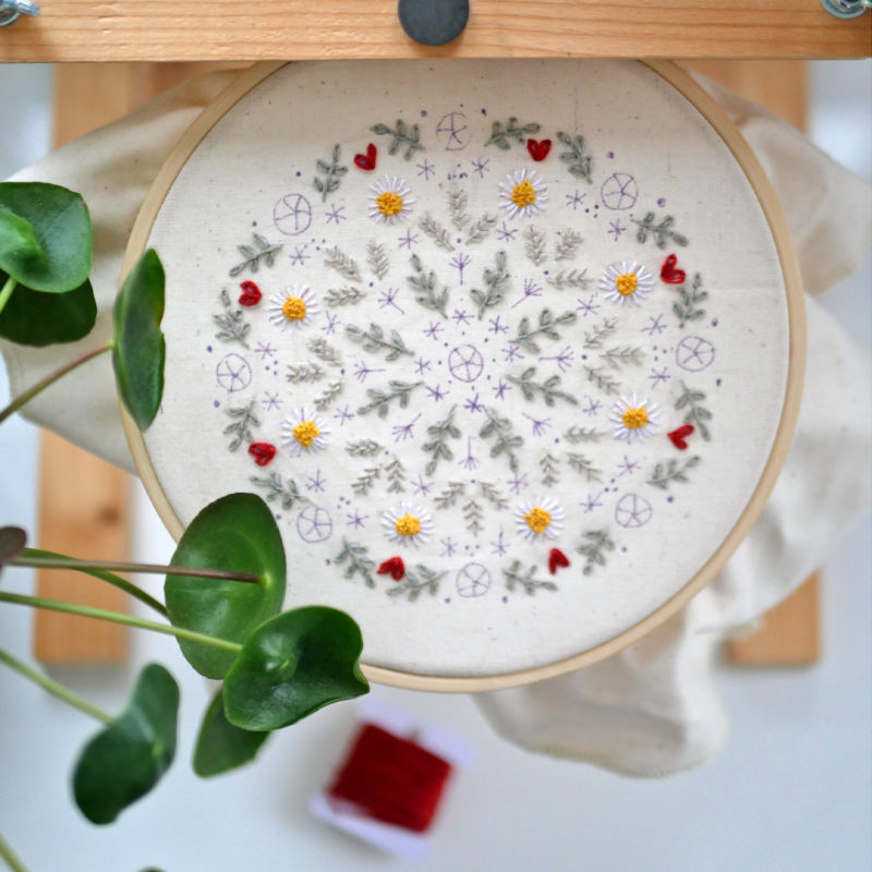 Broderie : mandala de printemps