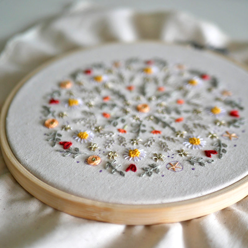 Broderie : mandala de printemps