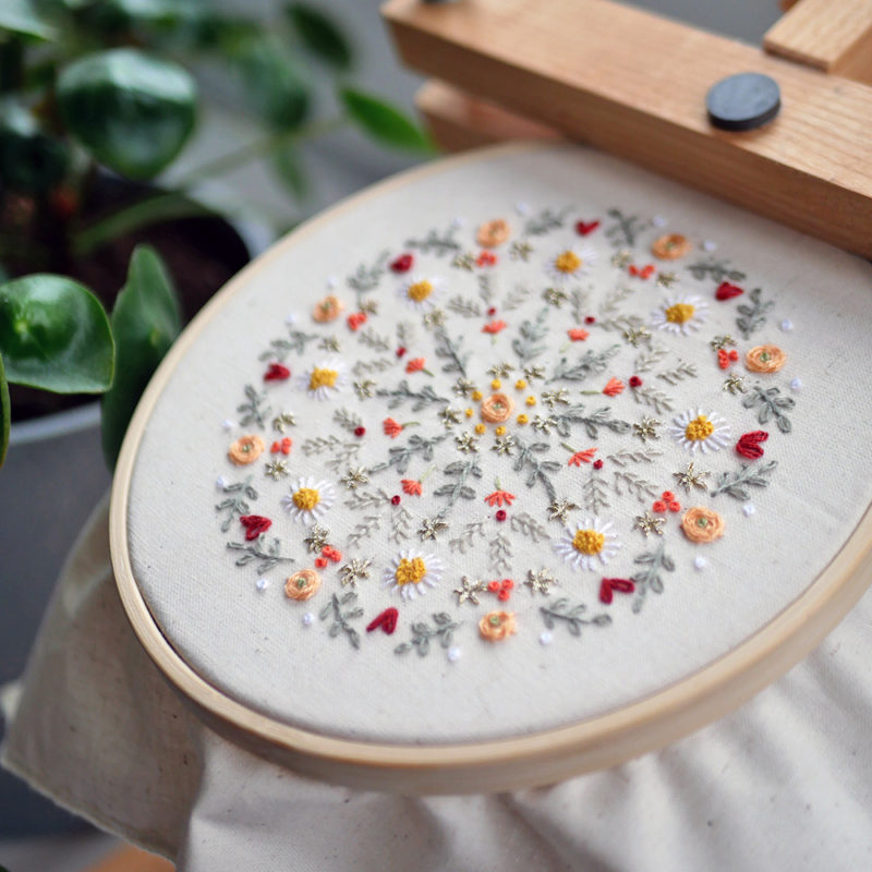 Broderie : mandala de printemps